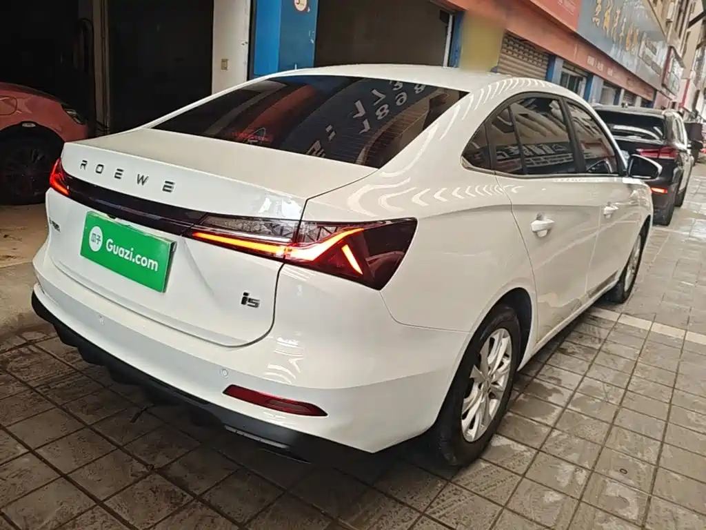 Фото 7 - Roewe i5