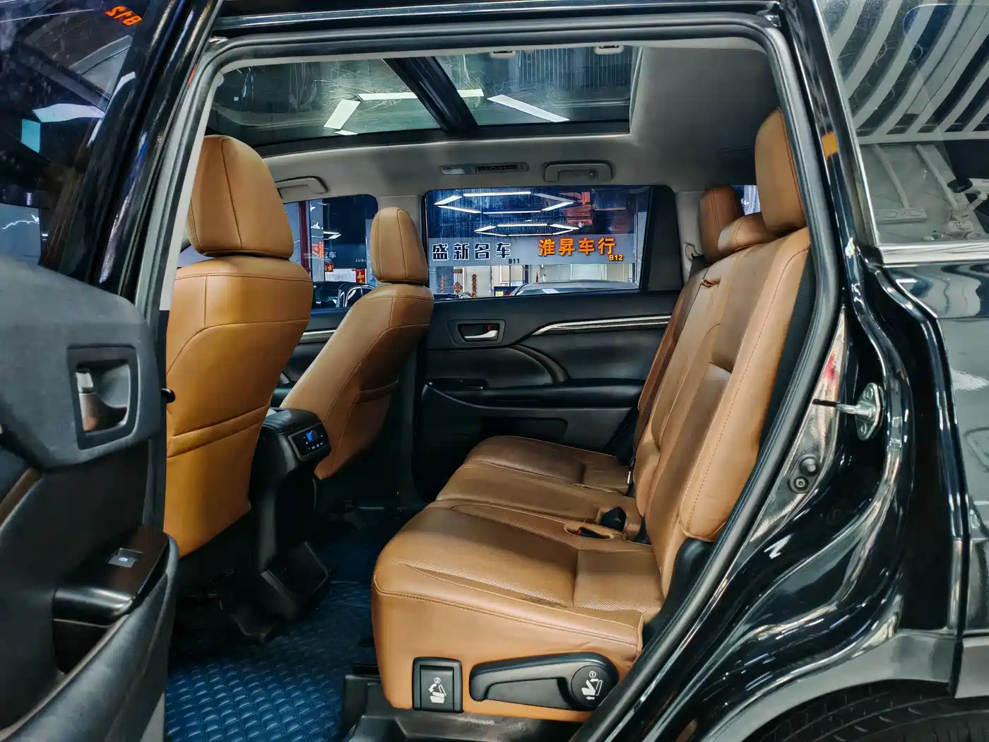 Toyota Highlander 2018 Model 2.0T 4WD Knight Edition 7-Seater China VI фото 10
