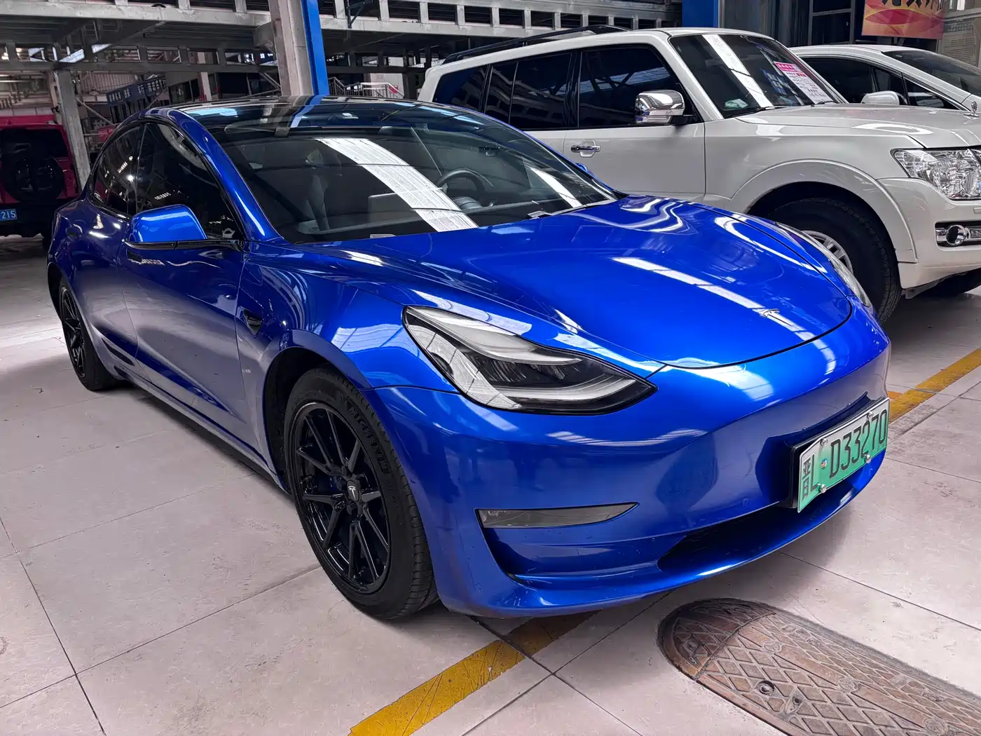 TESLA MODEL 3