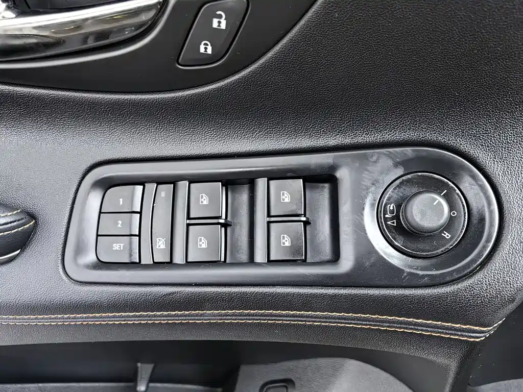 Photo 9 - Buick LaCrosse