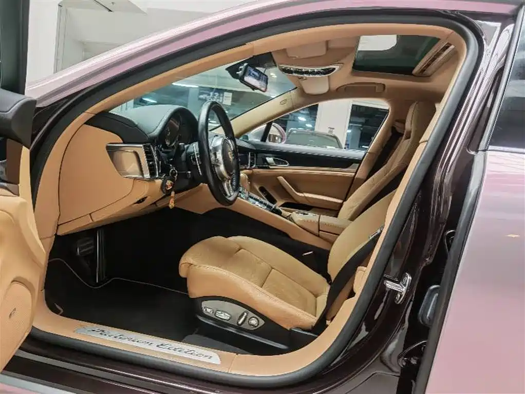 Porsche Panamera 2013 Panamera 4 Platinum Edition 3.6L фото 5