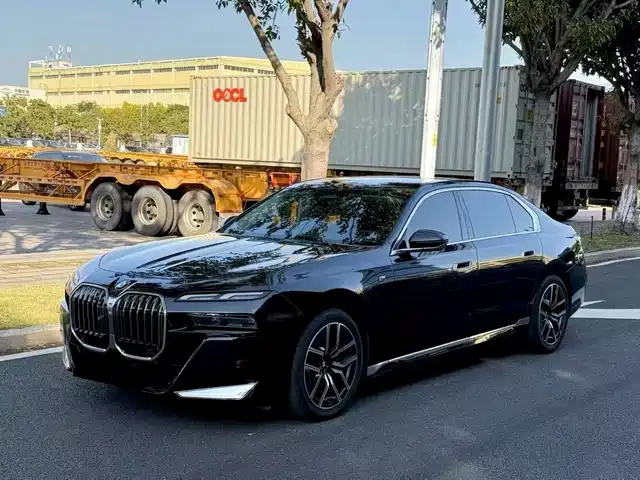 BMW 7 SERIES