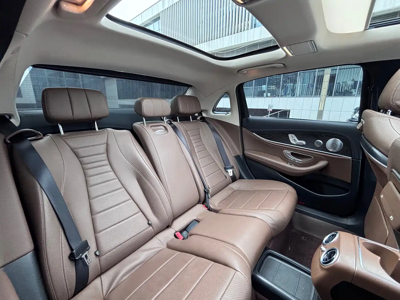 Mercedes-Benz E-Class 2020 E 300 L Luxury Model фото 13