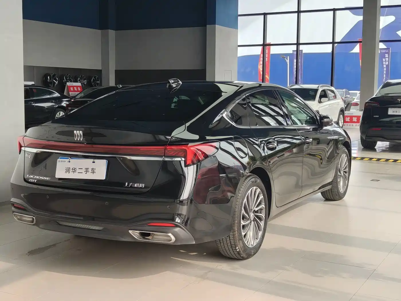 Buick LaCrosse 2026 2025 Model 28T Platinum Edition