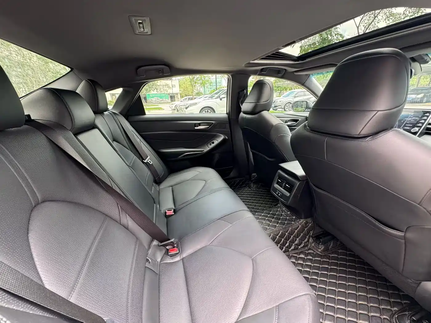 Toyota Avalon 2019 Hybrid 2.5L Luxury Edition China VI фото 9