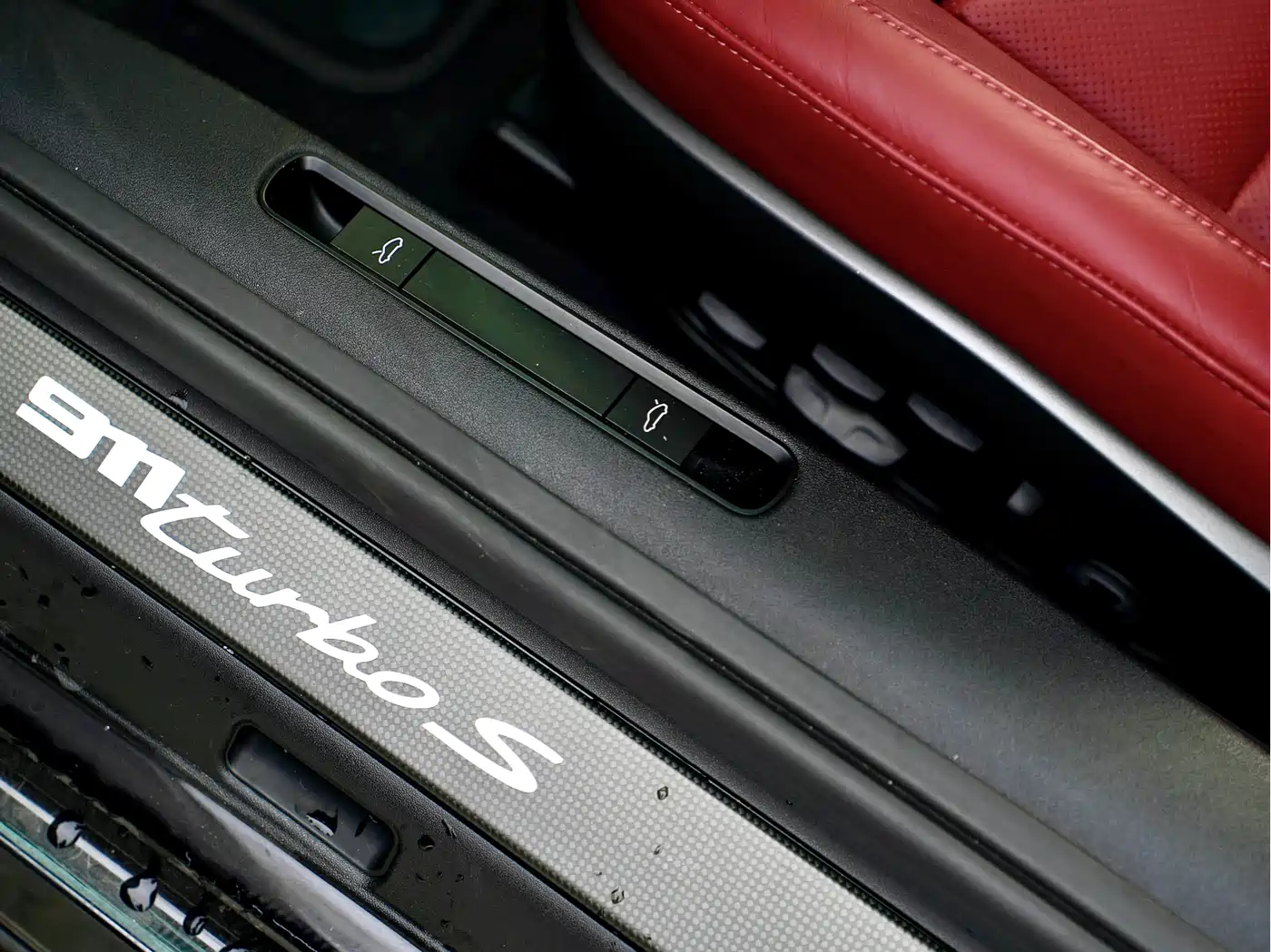 Porsche 911 2023 Turbo S 3.7T фото 16