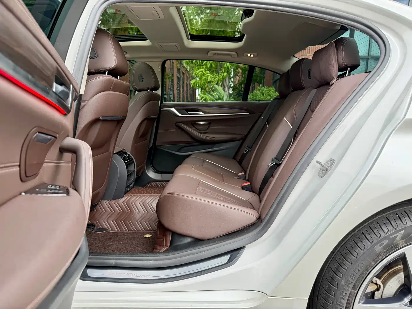 BMW 5 Series 2021 530Li Leading Luxury Package фото 10