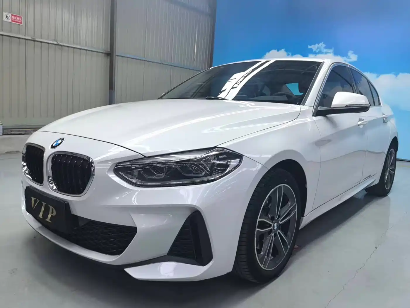 BMW 1 Series 2023 120i M Sport фото 3