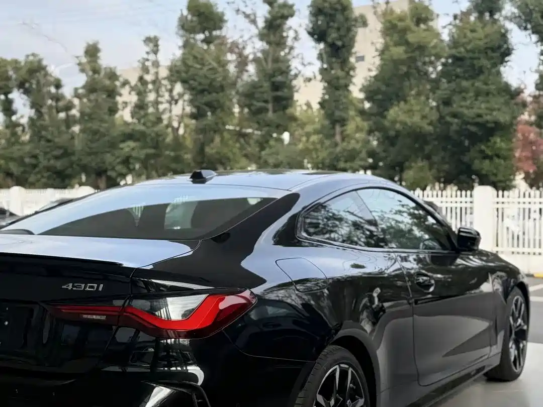 BMW 4 Series фото 3