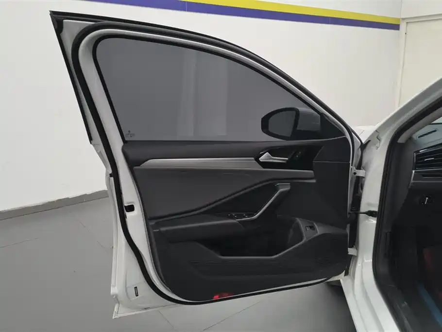 Volkswagen Sagitar 2022 280TSI DSG Surpassing Edition фото 7