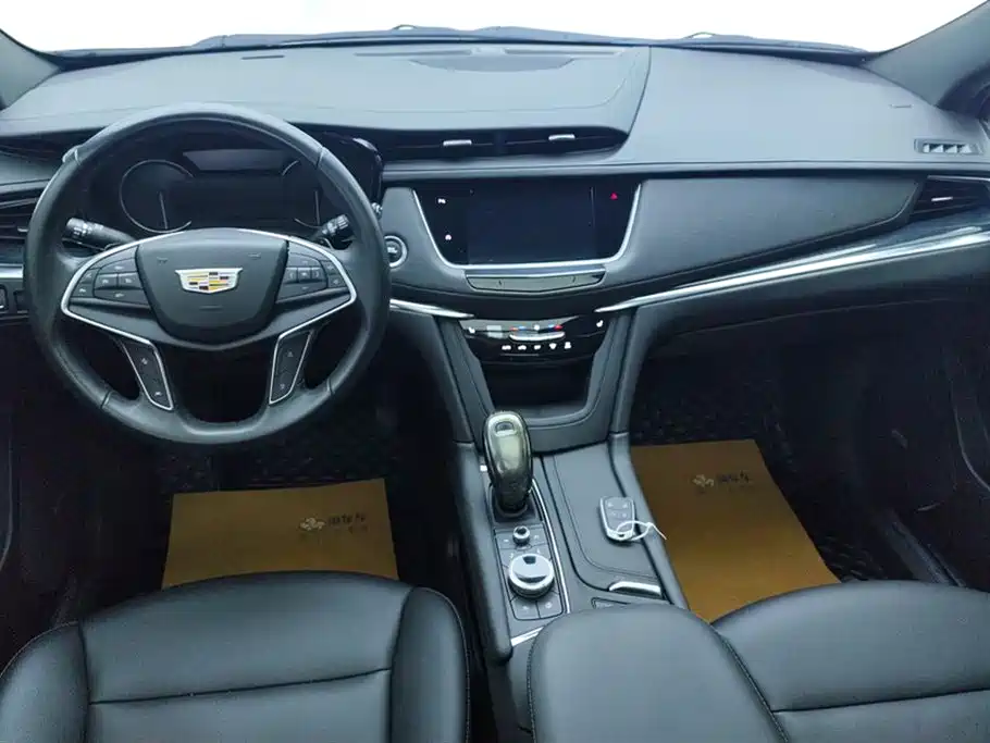 CADILLAC XT5