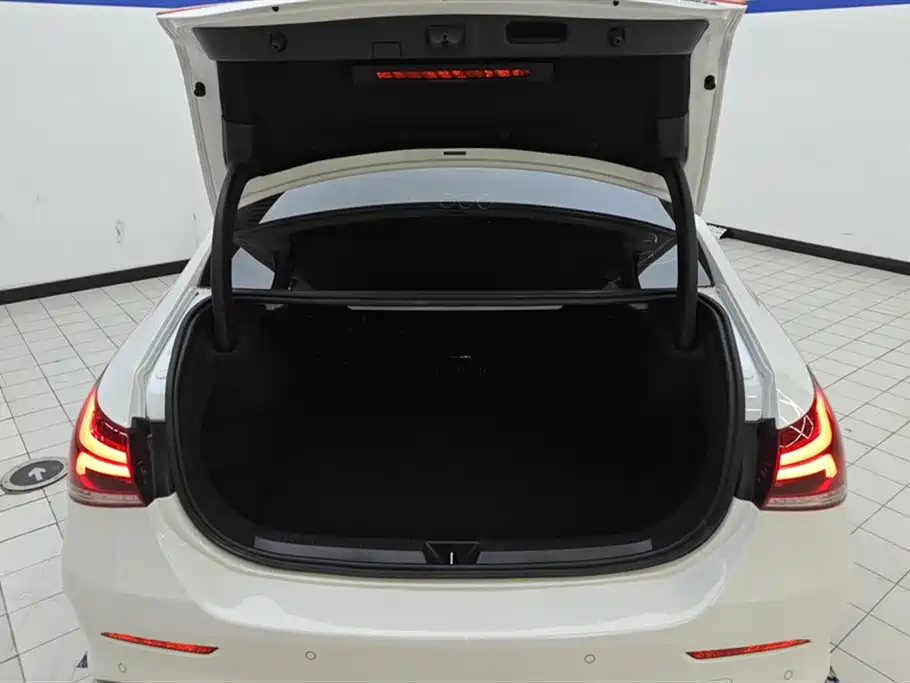 Mercedes-Benz A-Class 2022 Facelift III A 200 L Sport Sedan Fashion фото 4