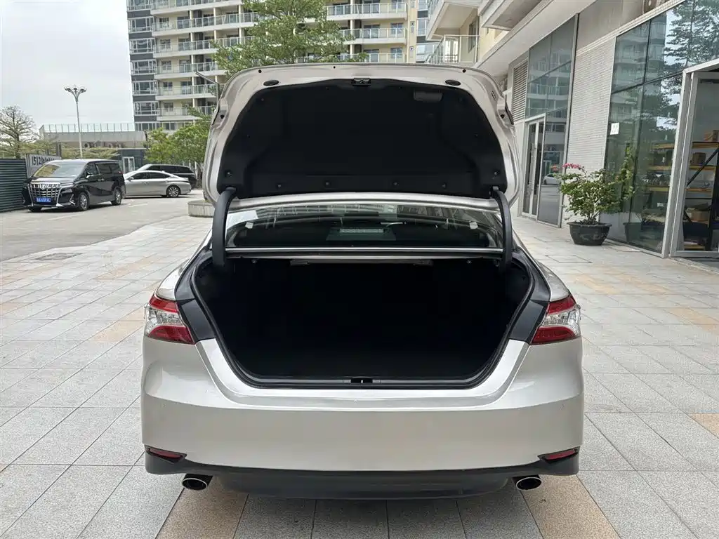 Toyota Camry 2021 2.0G Luxury Edition фото 25