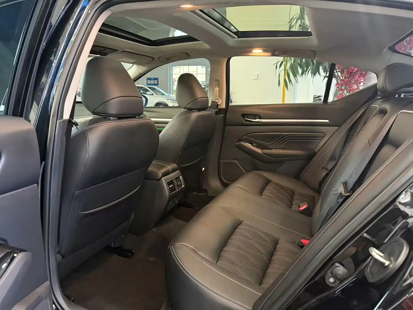 Фото 6 - Nissan Teana