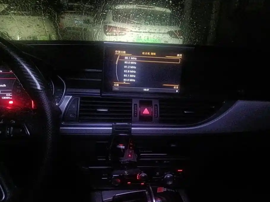 Фото 13 - Audi A6L