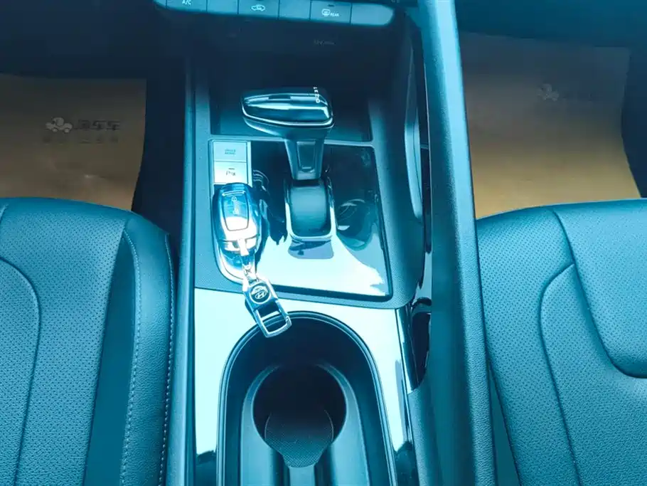 Hyundai Elantra 2023 1.5L CVT GLX Elite Edition фото 16