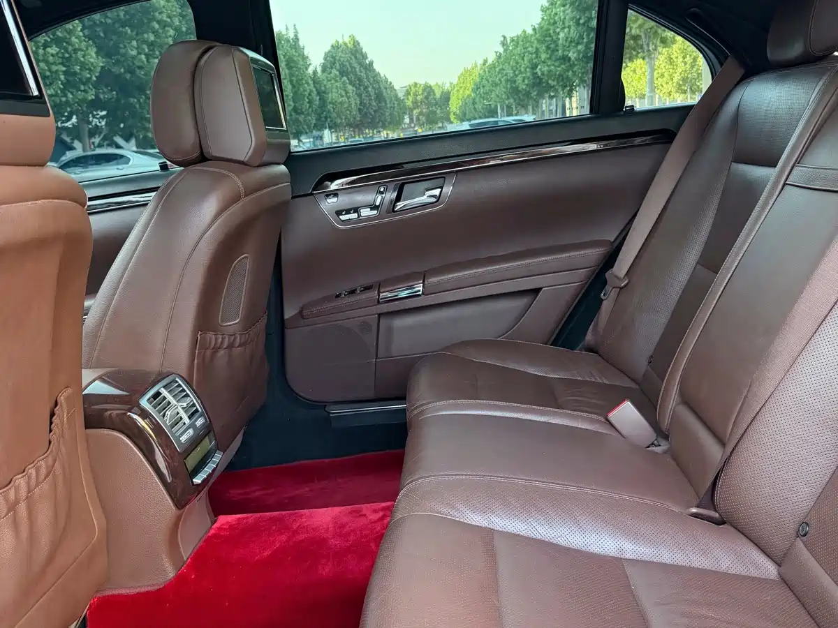 Mercedes-Benz S-Class 2012 S 300 L Luxury Grand Edition фото 9