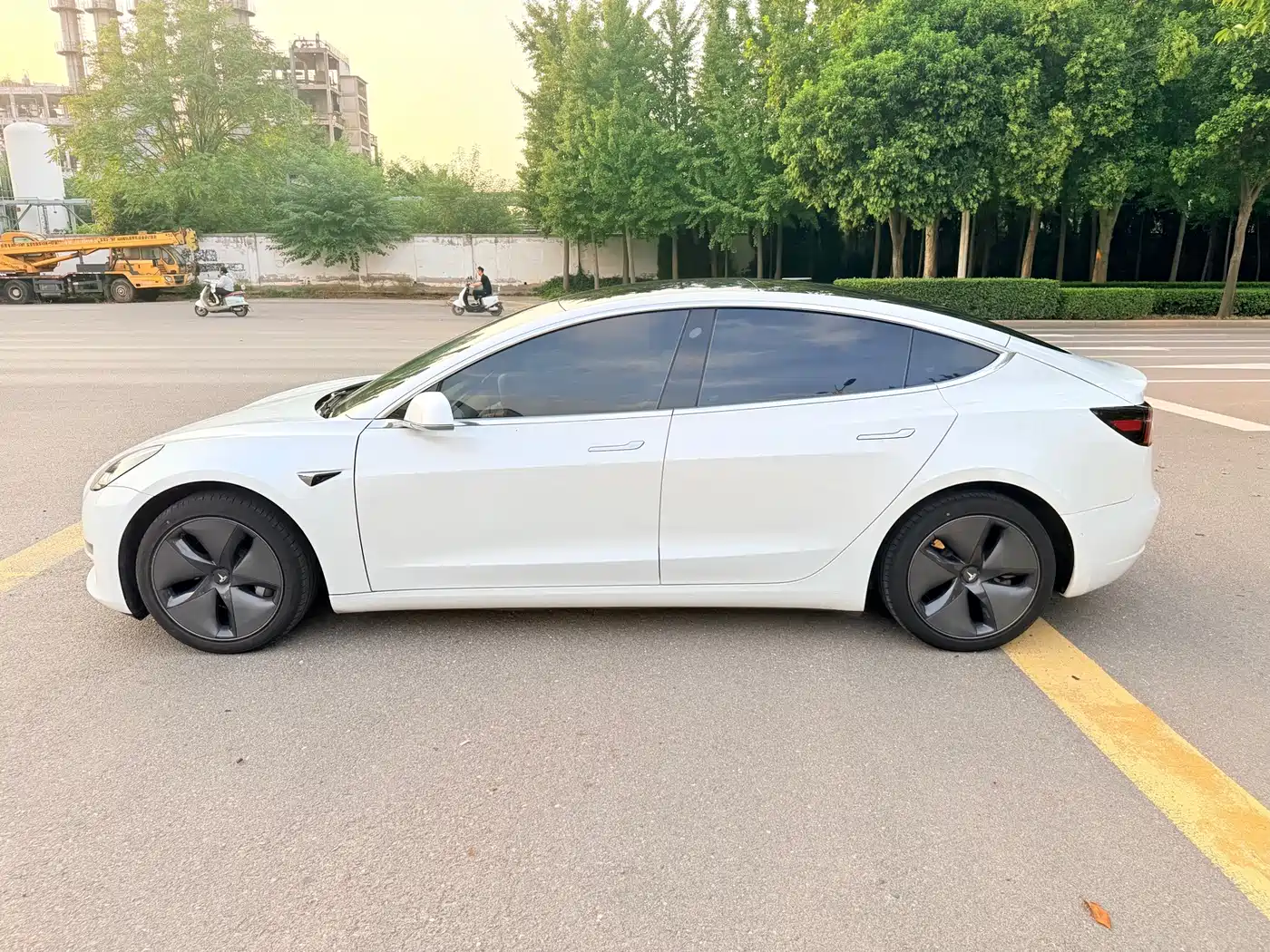 Tesla Model 3 (Import) 2019 2019 Long Range All-Wheel Drive Edition