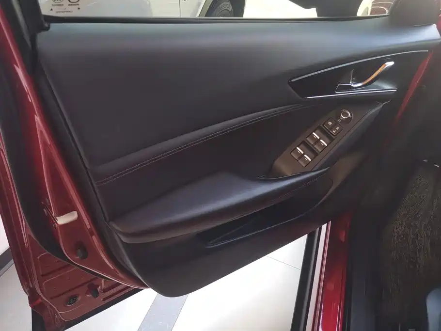 Фото 7 - Mazda CX-4