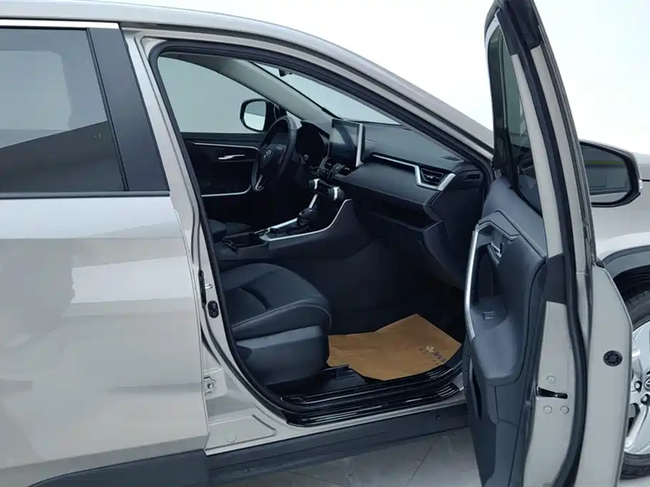 Toyota RAV4 Rongfang 2022 2.0L CVT 2WD Trend Plus Edition фото 8