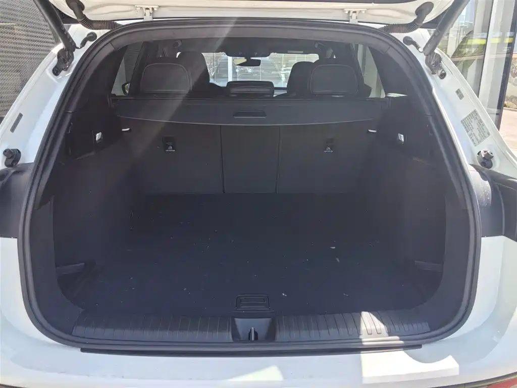 Audi Q6L e-tron 2025 Model Pioneer Edition фото 6