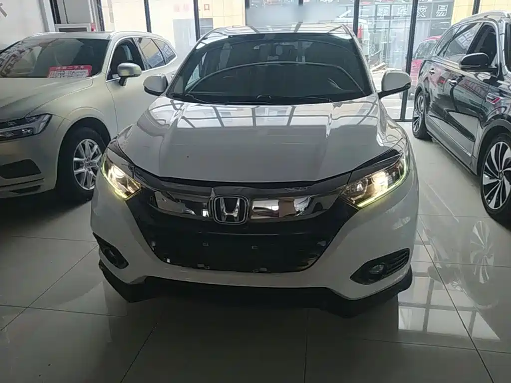 Фото 3 - Honda Vezel