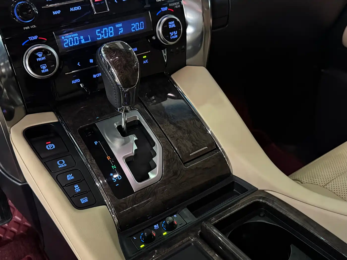 Toyota Vellfire 2021 Crown Hybrid 2.5L HV Premium Edition фото 11