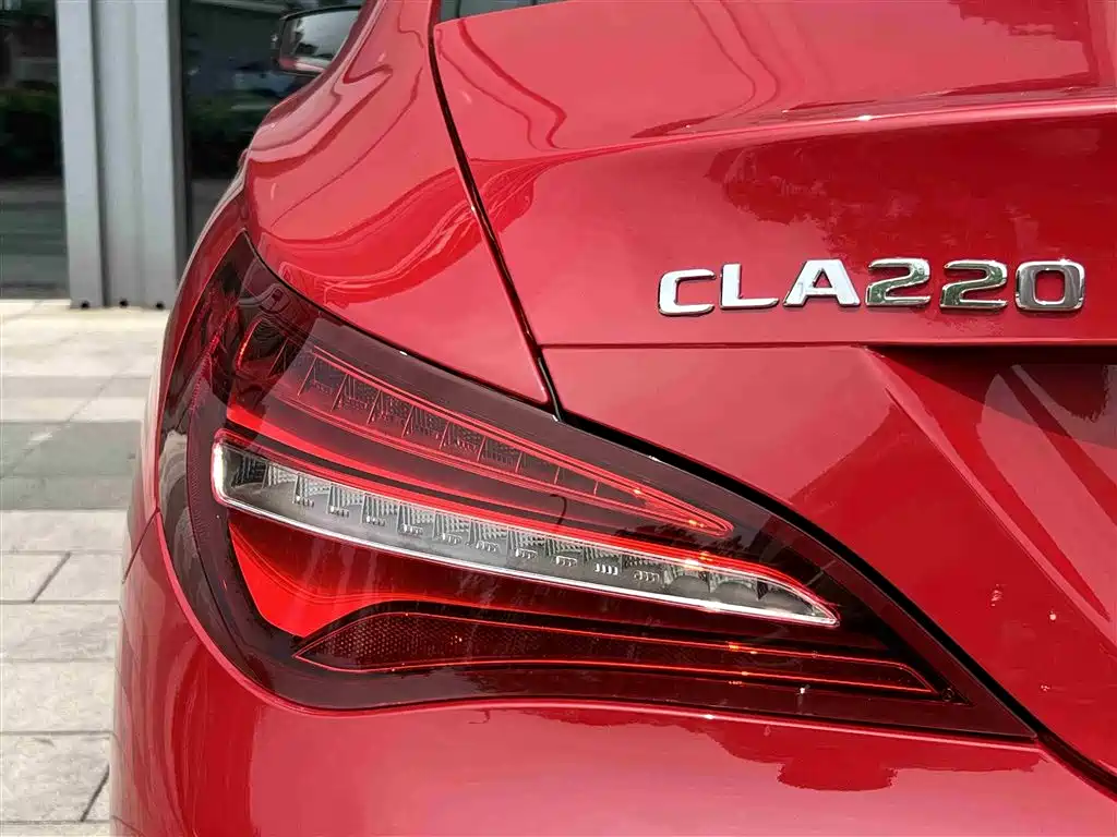 Mercedes-Benz CLA (Import) 2018 CLA 220 4MATIC фото 14