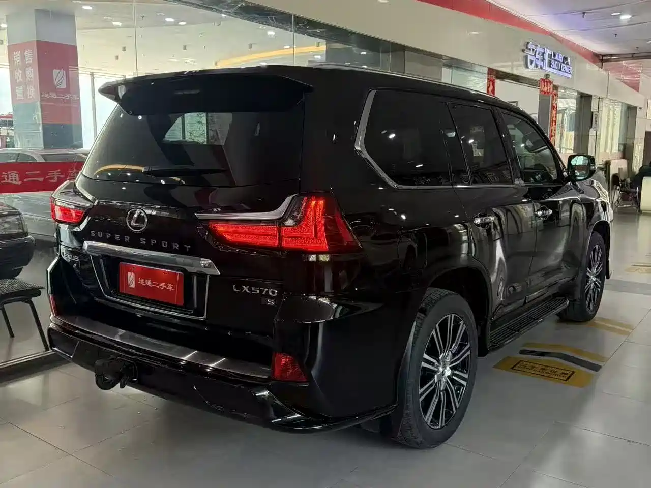 Lexus LX 2019 570 Peak Special Edition фото 3