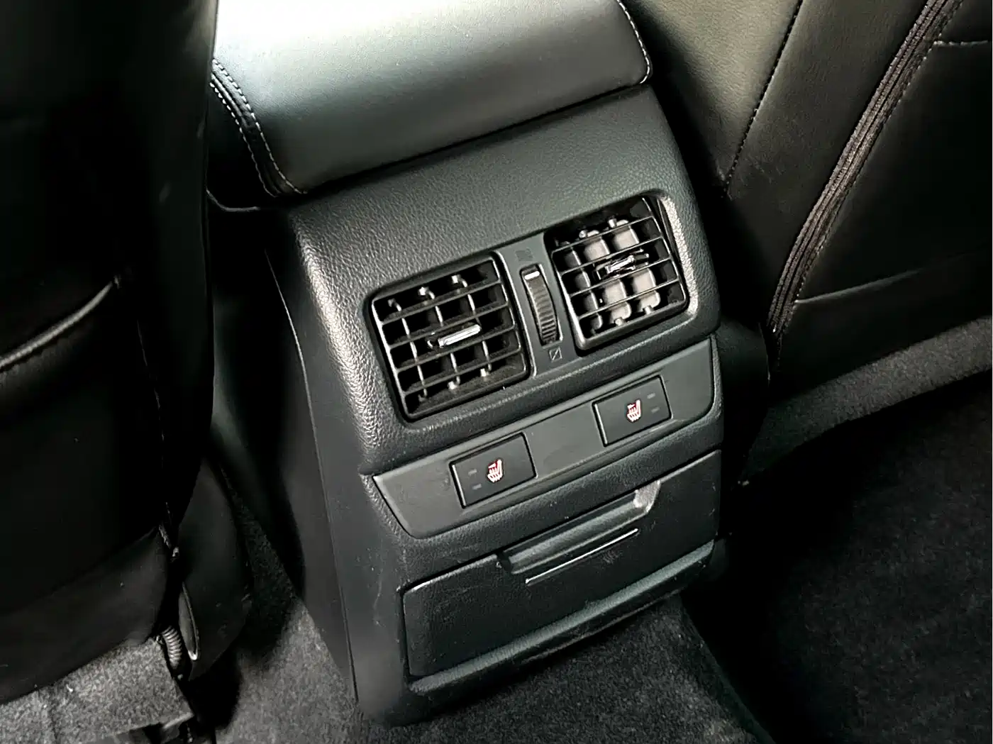 Subaru Outback 2015 2.5i Luxury Navigation Edition фото 10