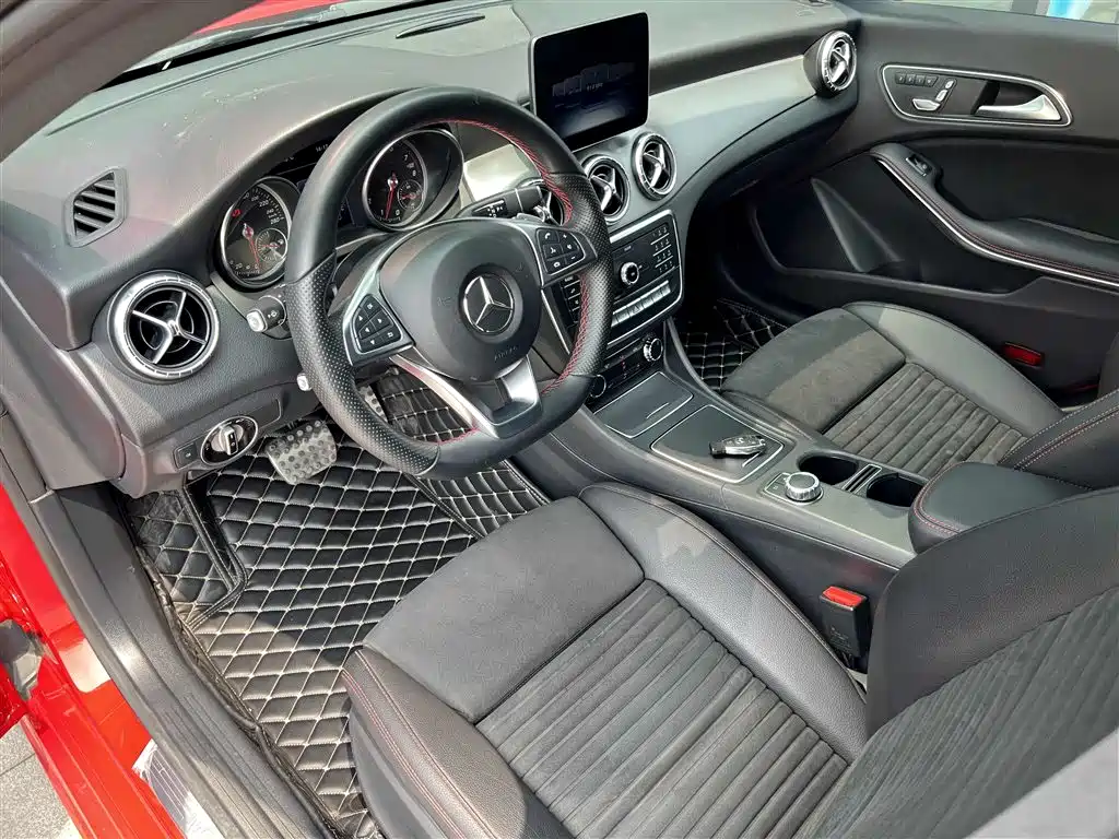 Mercedes-Benz CLA (Import) 2018 CLA 220 4MATIC фото 16