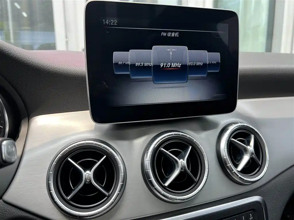 Mercedes-Benz CLA (Import) 2018 CLA 220 4MATIC фото 31