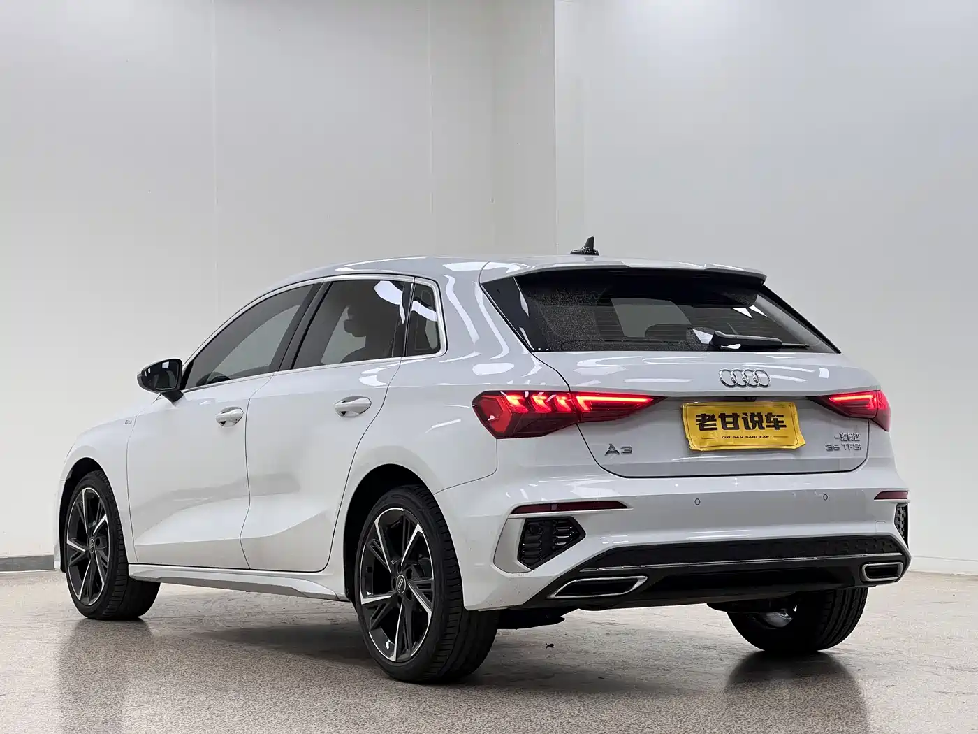 Audi A3 2023 Facelift Sportback 35 TFSI Fashion Sport фото 4