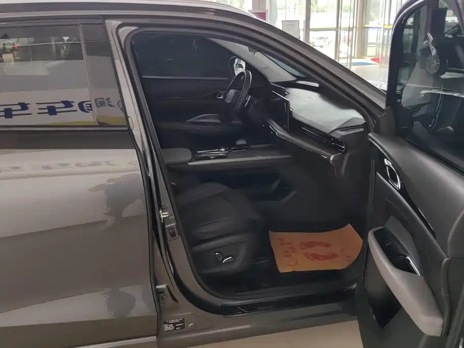 Changan Oshan Z6 2023 2022 Blue Whale 1.5T DCT Intelligent Leader