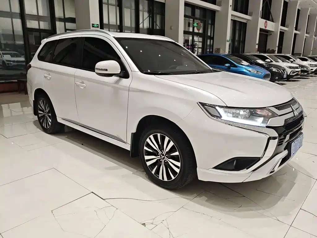 Mitsubishi Outlander 2023 2021 2.0L 2WD Yaodong Edition 5-seater