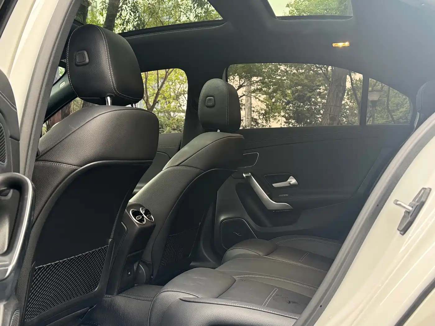 Mercedes-Benz A-Class AMG 2024 AMG A 35 L 4MATIC фото 11