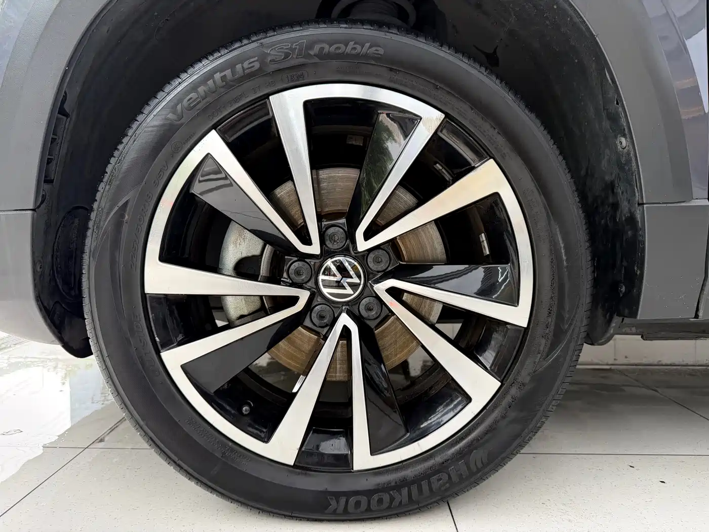 Фото 3 - Volkswagen Tharu
