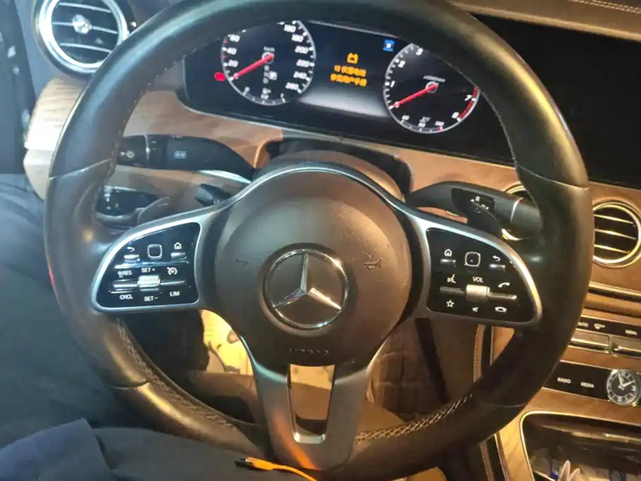 MERCEDES-BENZ E CLASS