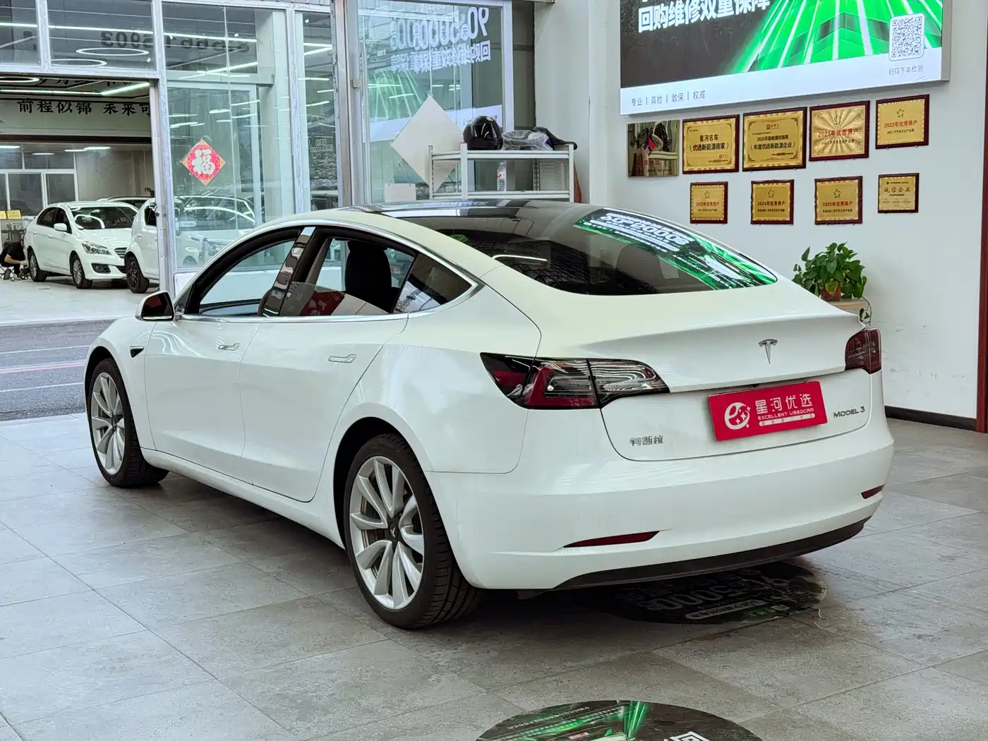 Фото 5 - Tesla Model 3