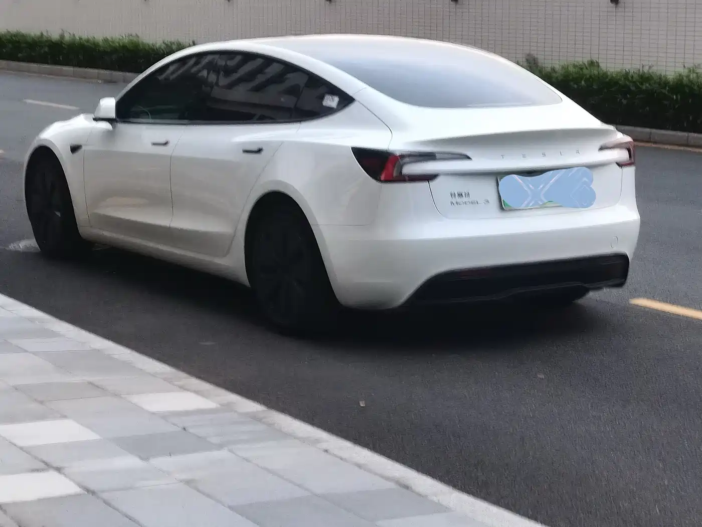Фото 11 - Tesla Model 3