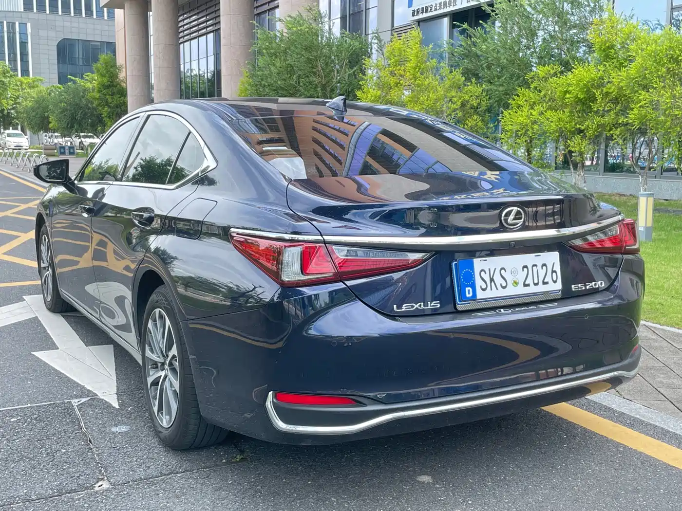 Фото 4 - Lexus ES