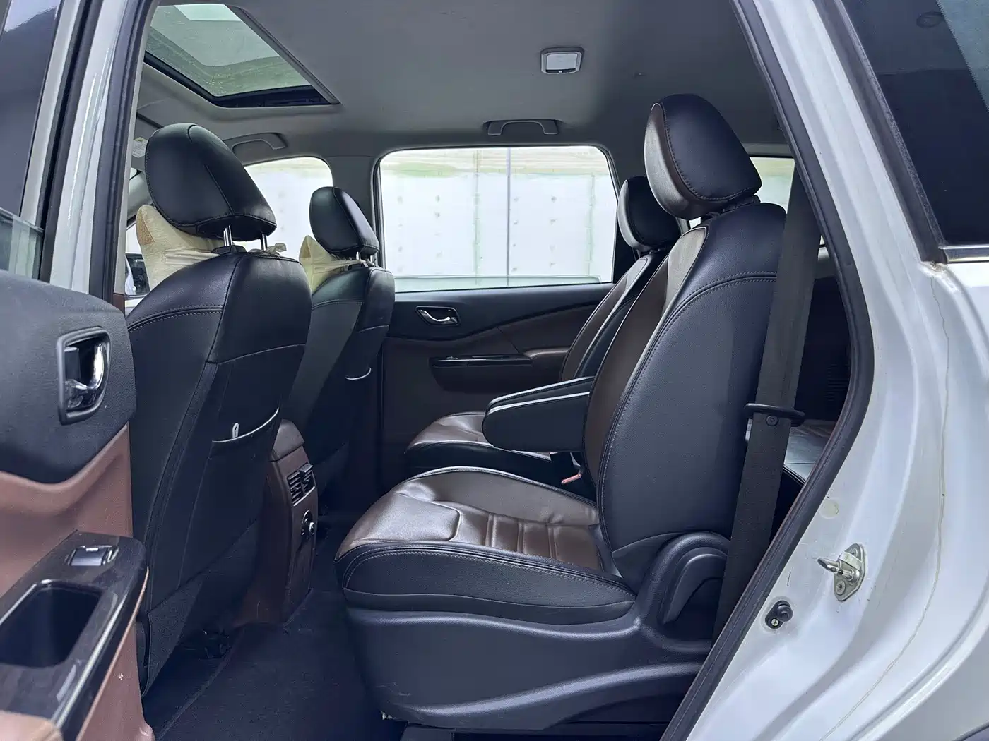 Dongfeng Fengxing Fengxing SX6 2017 2016 1.6L CVT Luxury