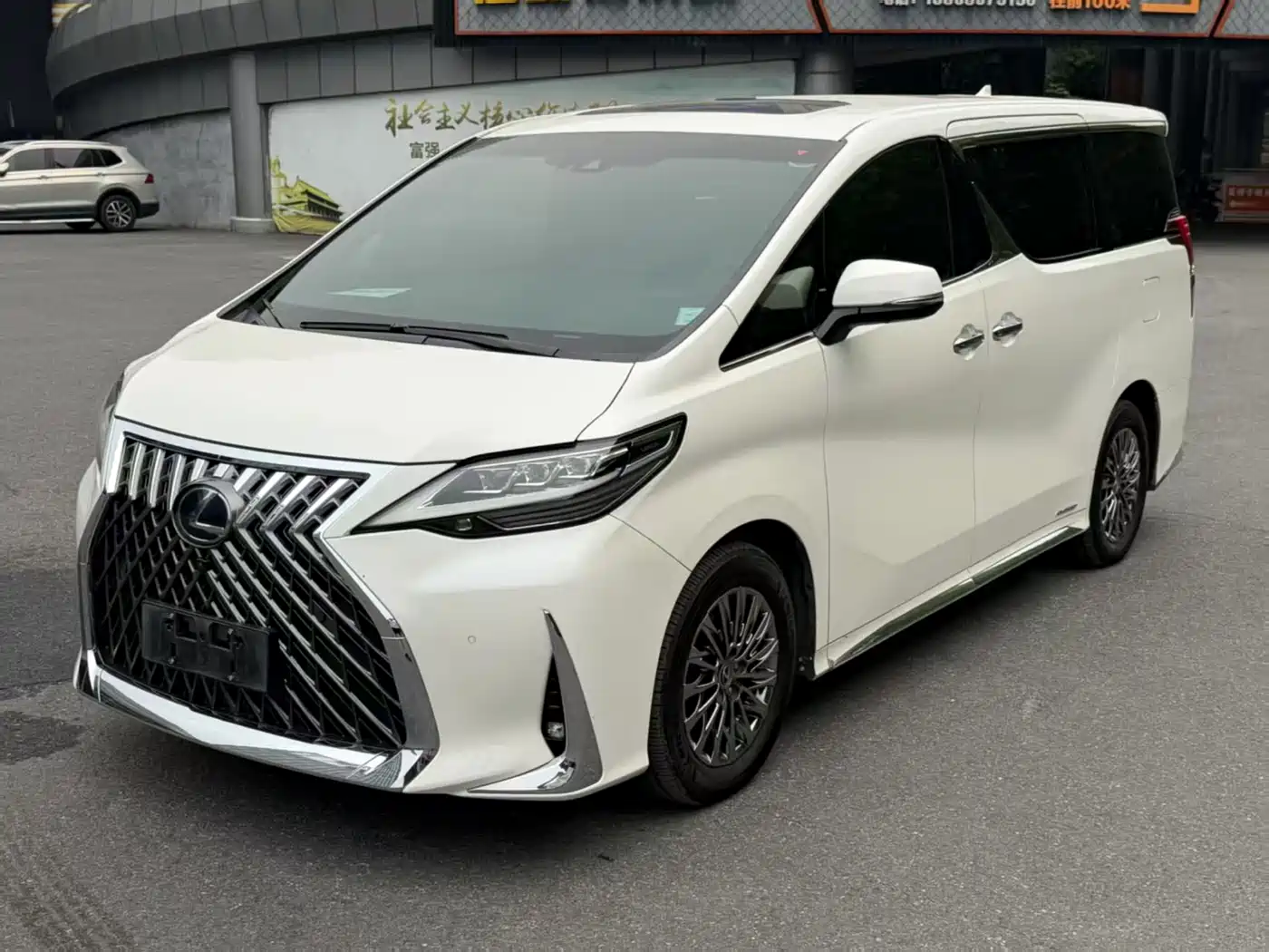 Lexus LM 2020 300h 4-Seat Imperial Edition