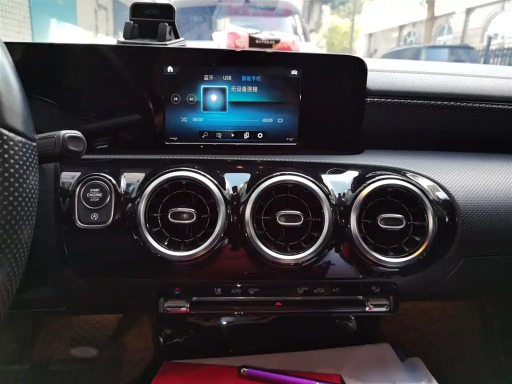 Mercedes-Benz A-Class 2019 A 180 L Sport Sedan фото 6