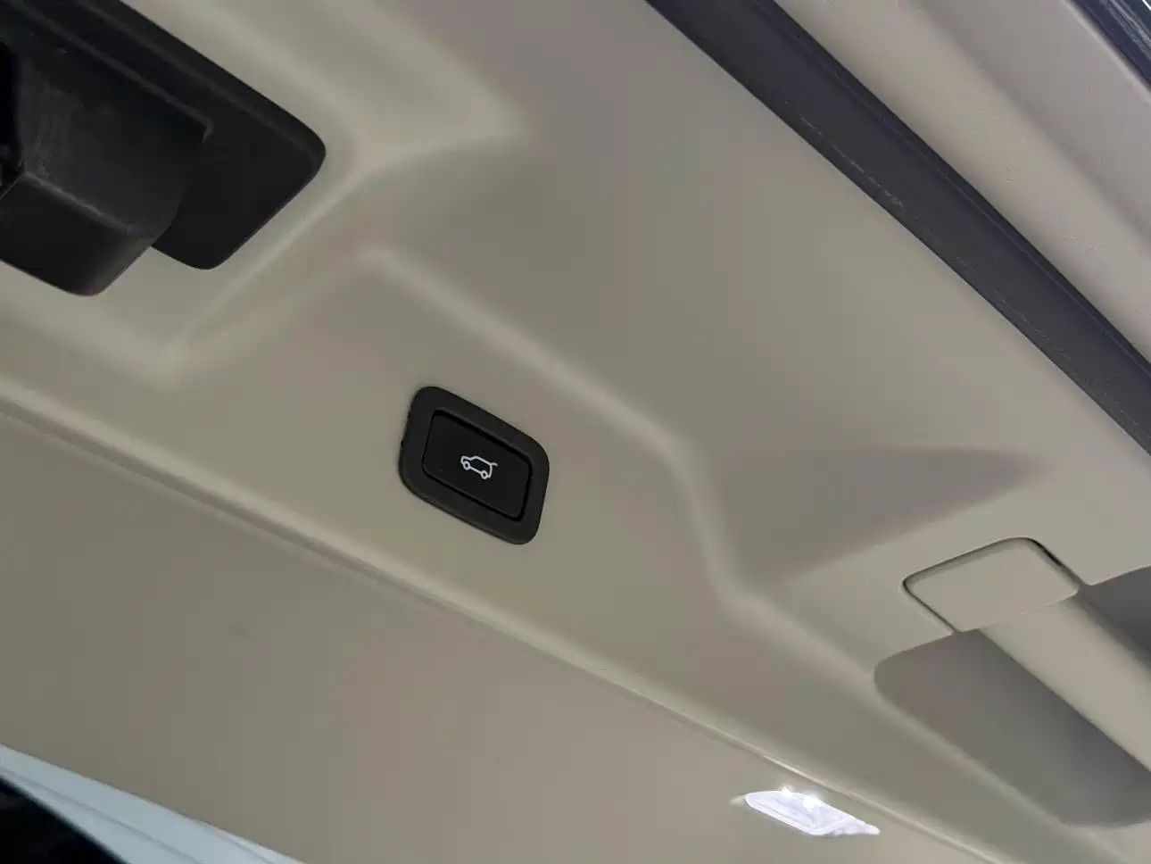 Photo 19 - Land Rover Range Rover