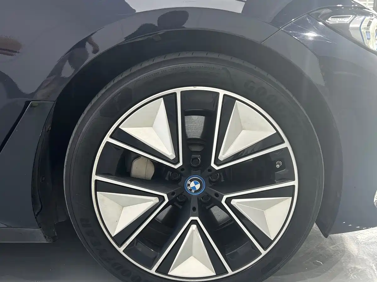 Фото 4 - BMW i3