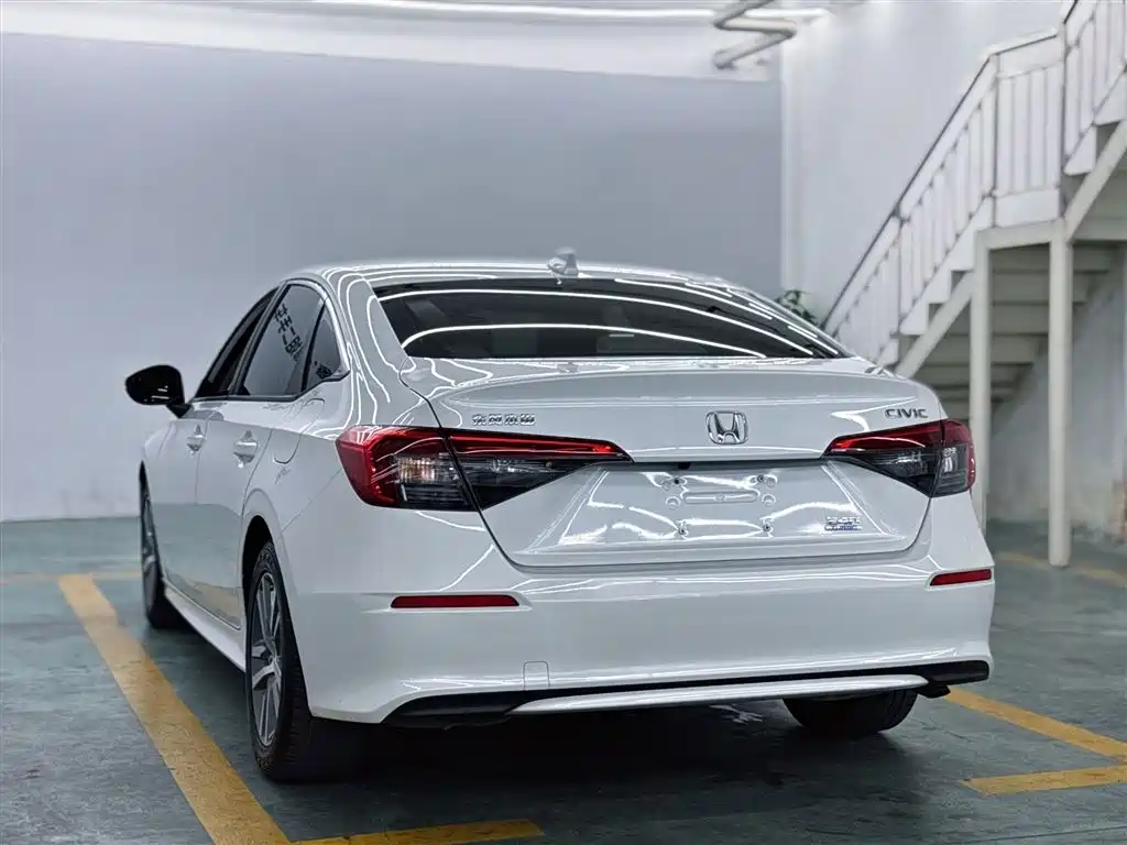Photo 9 - Honda Civic