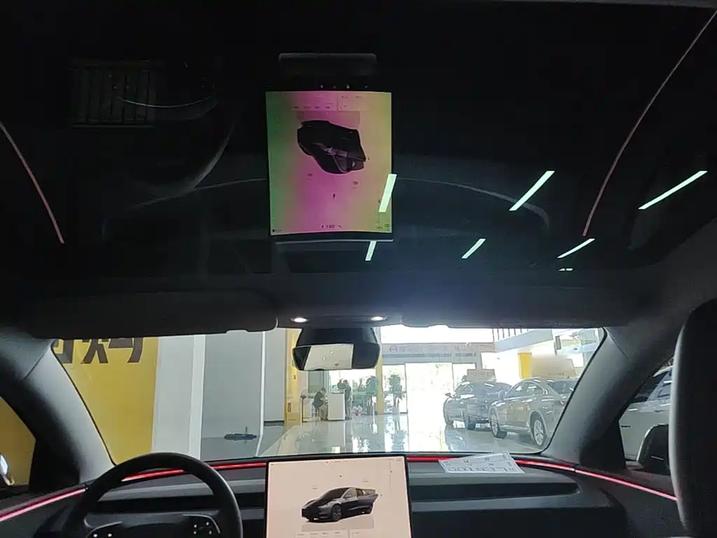 Фото 18 - Tesla Model 3