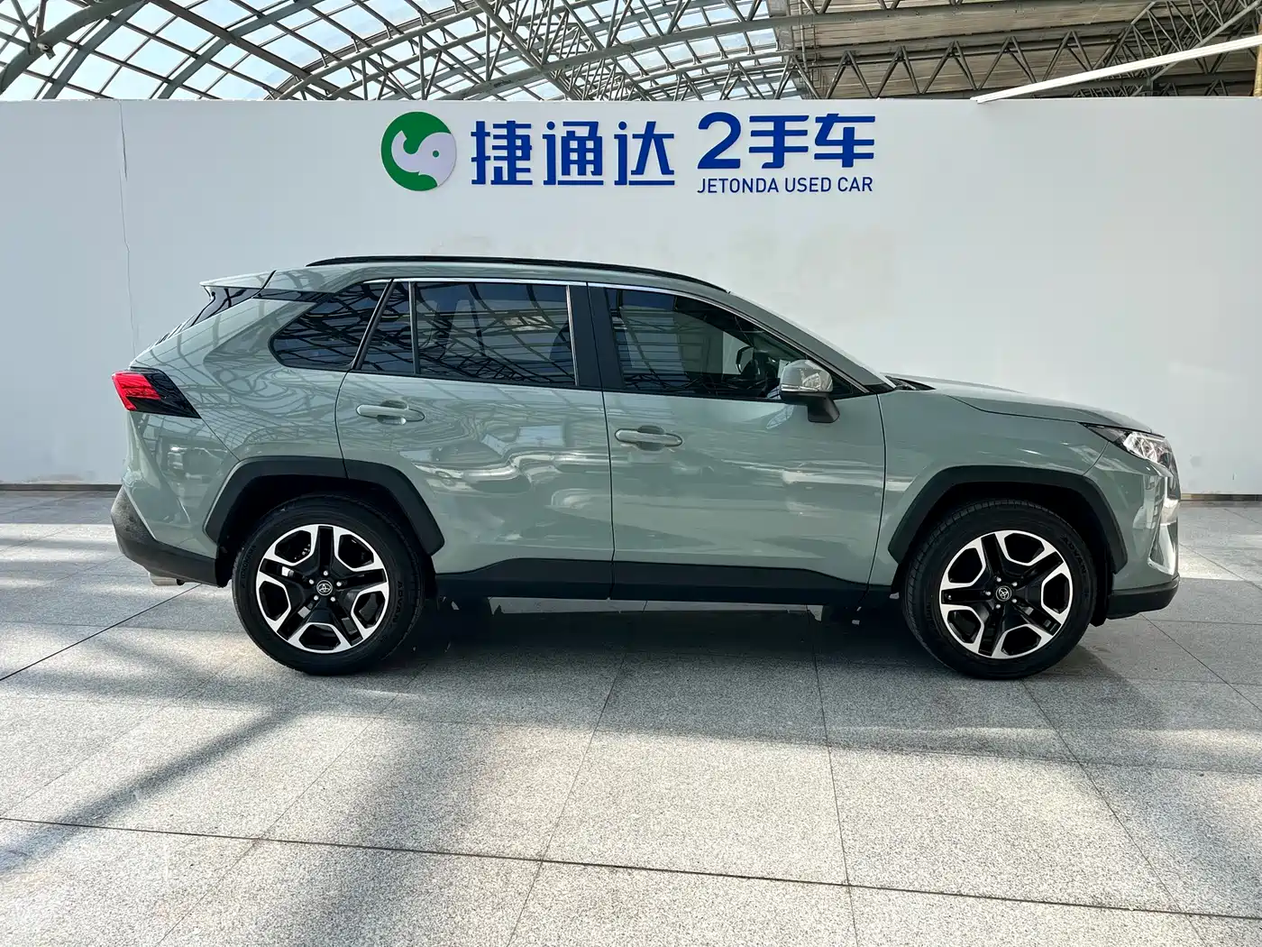 Toyota RAV4 Rongfang 2021 2.0L CVT 4WD Premium фото 4