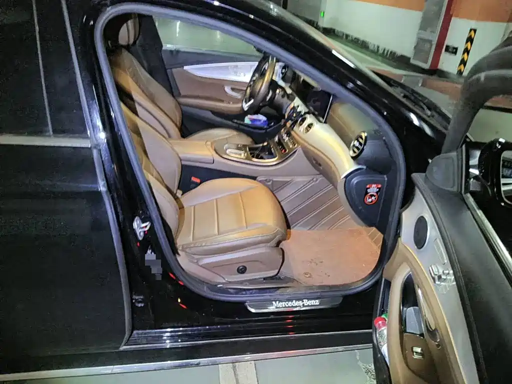 Mercedes-Benz E-Class, миниатюра 13